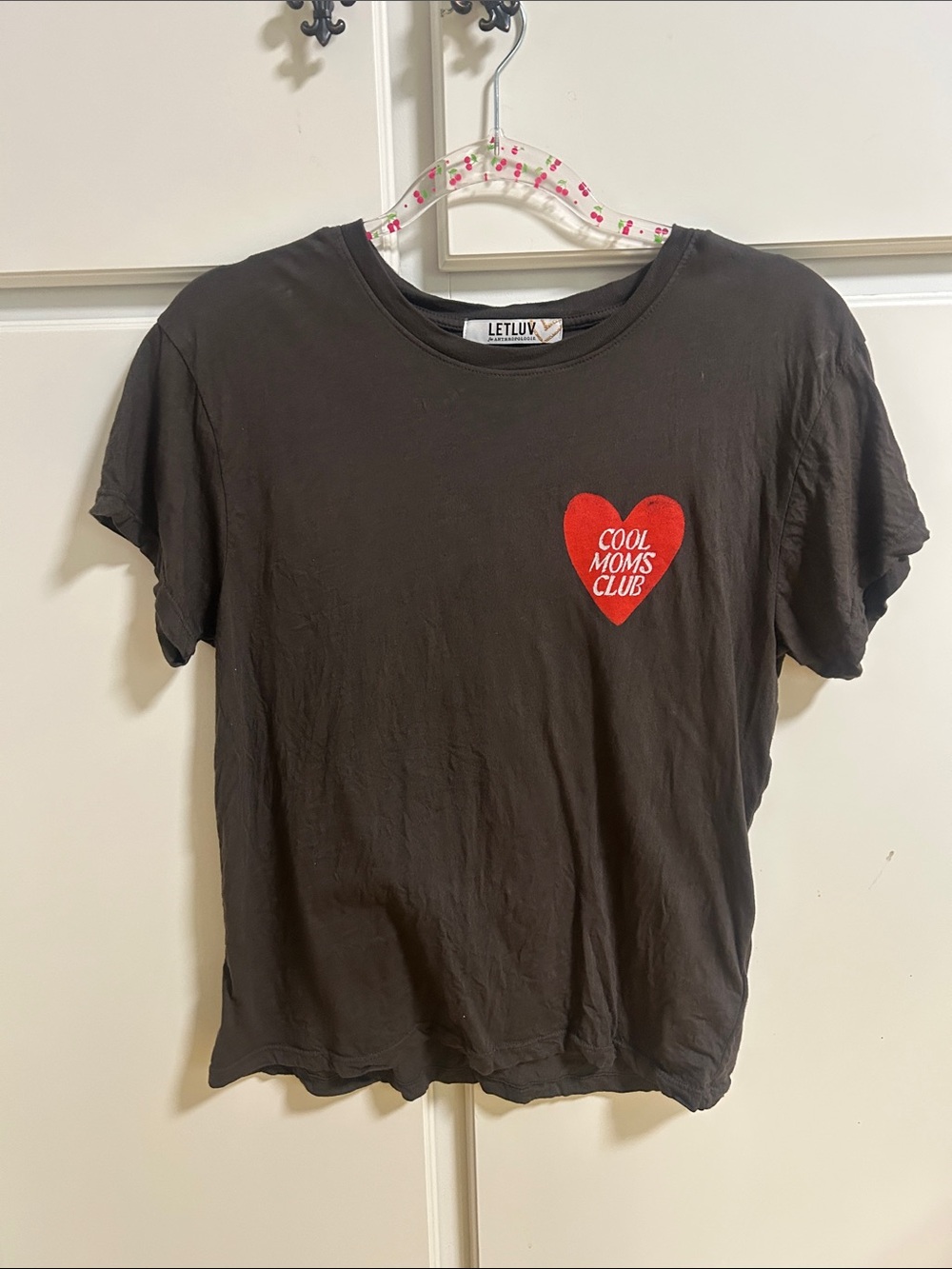 Letluv Anthropologie Cool Moms Club Black Tee with Red Heart Graphic